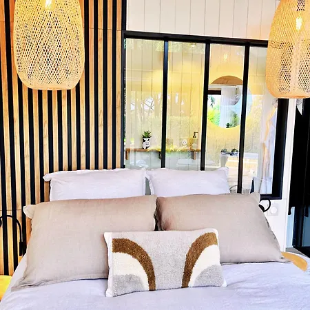 ベッド・アンド・ブレックファスト Paradis & Souvigné